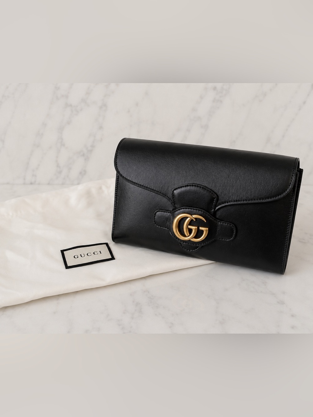 🆕 🖤✨Arli Large Clutch – Black Smooth Leather with Antique Gold GG Hardware ✨🖤